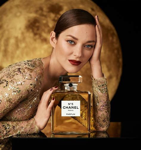 chanel n5 pubblicità|Film Chanel N°5 con Margot Robbie: intervista all’ideatore .